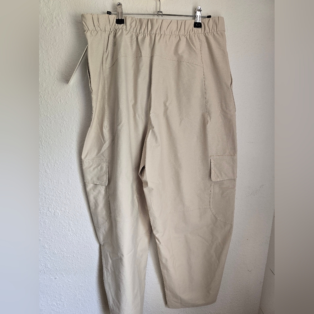 NWT Lululemon Athletica Light Utilitech Cargo Pocket HR Pants - Picture 8 of 8